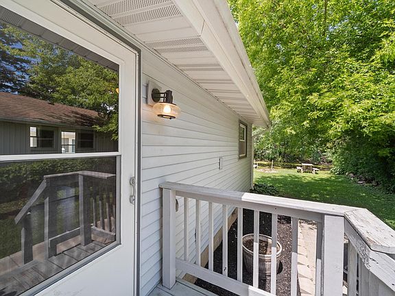 3rd image of 502 Willow STREET