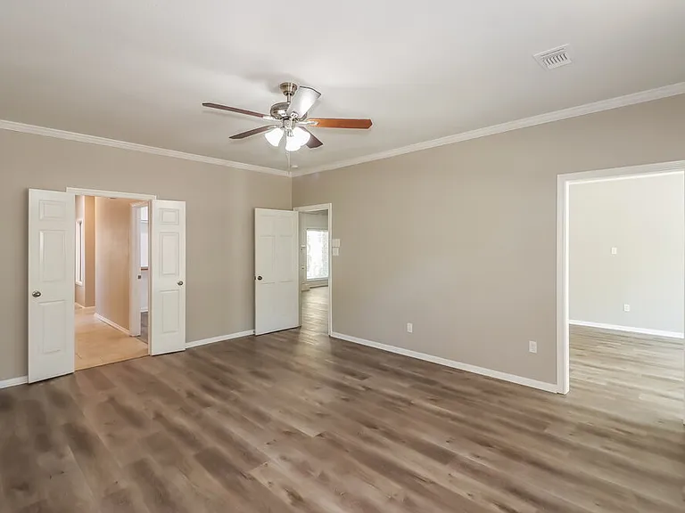 6031 Spring Creek Ln — Photo 8
