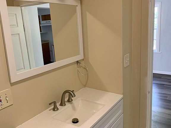 3rd image of 1521 Lincoln St #1