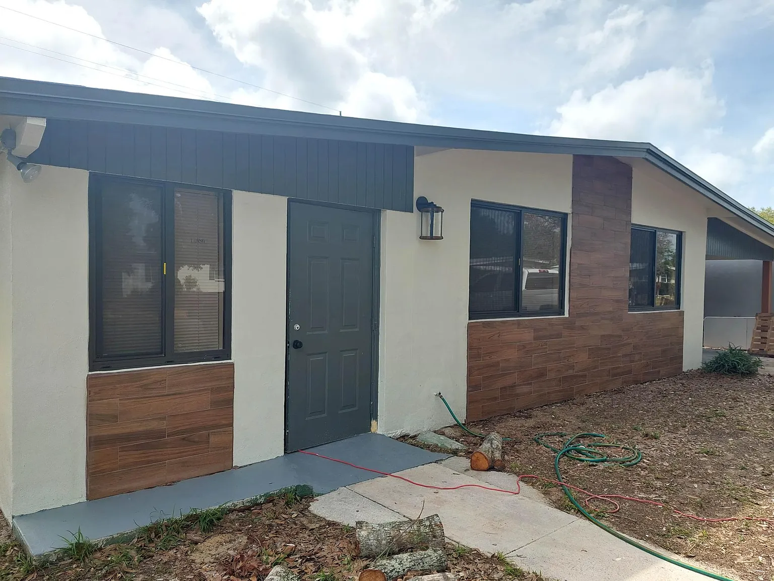 3 bed, 1100 sqft, $2,000 — Photo 1
