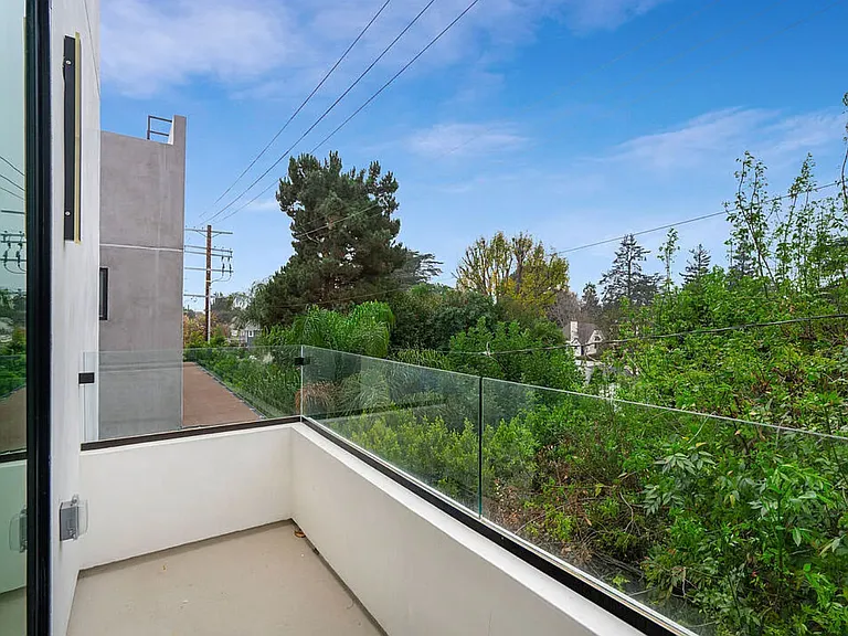 4541 Tujunga Ave — Photo 13