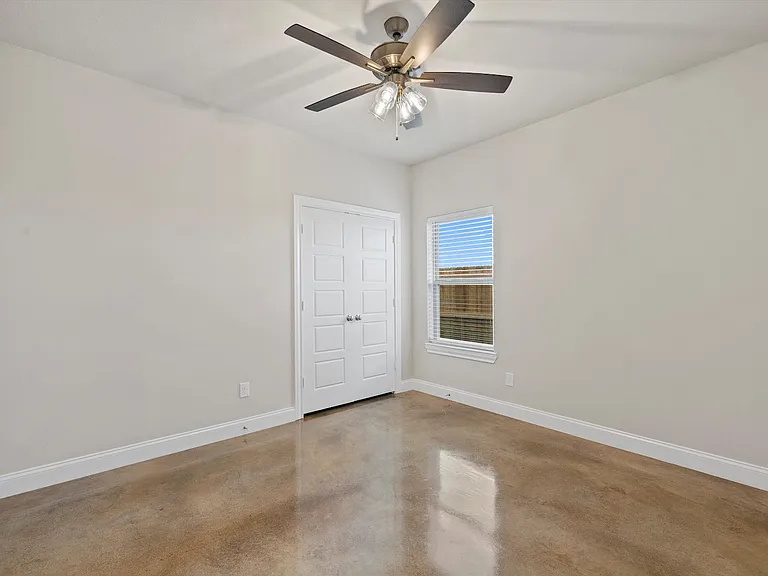 2409 Sloan Cir #A — Photo 5