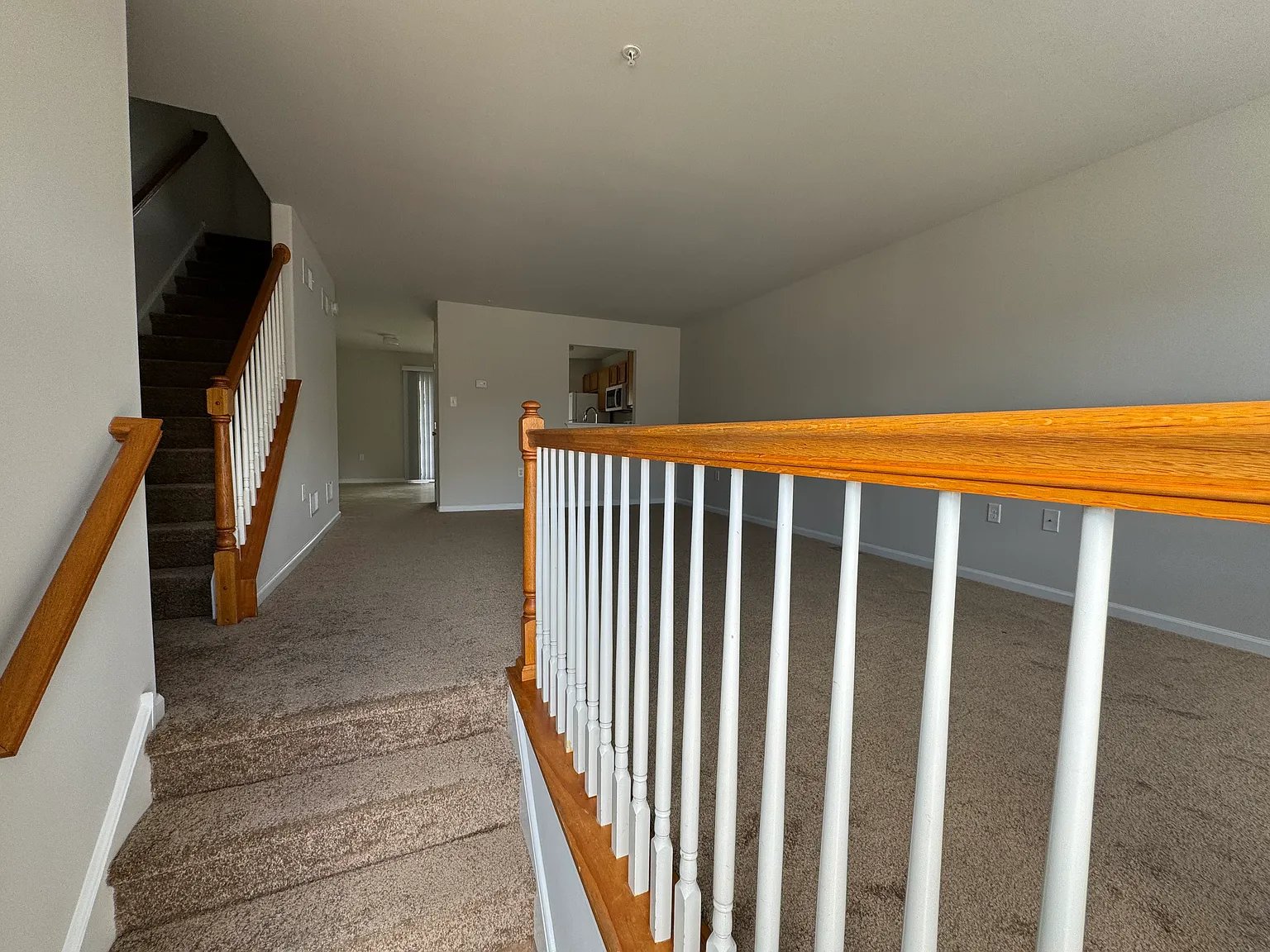 135 Vince Dr — Photo 2