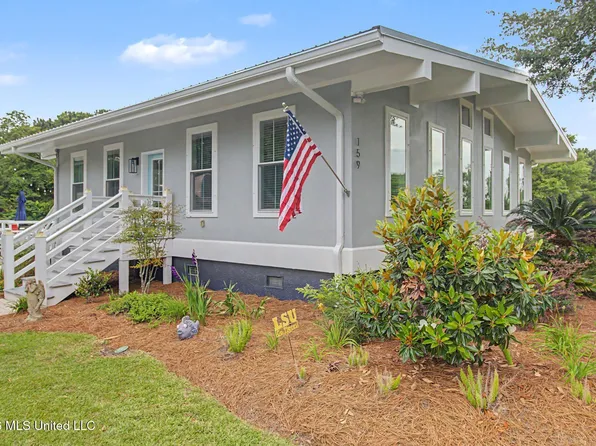 159 Vacation Ln, Waveland, MS 39576