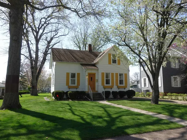 1442 N Cherry St, Galesburg, IL 61401