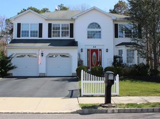42 Diamond Ln, Howell, NJ 07731