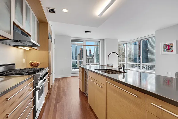 Rented by Compass | media 23