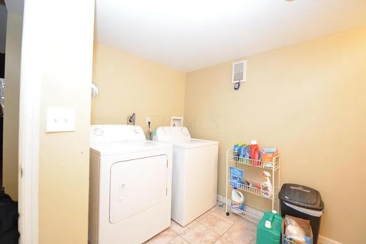 452 Clinton St — Photo 10