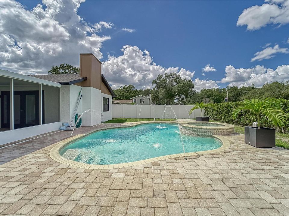 1st image of 43151 Hollow Hill Dr