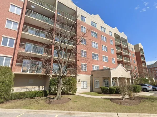 7450 Lincoln Ave Unit 204, Skokie, IL 60076