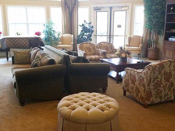 2nd image of 515 Sophee Ln