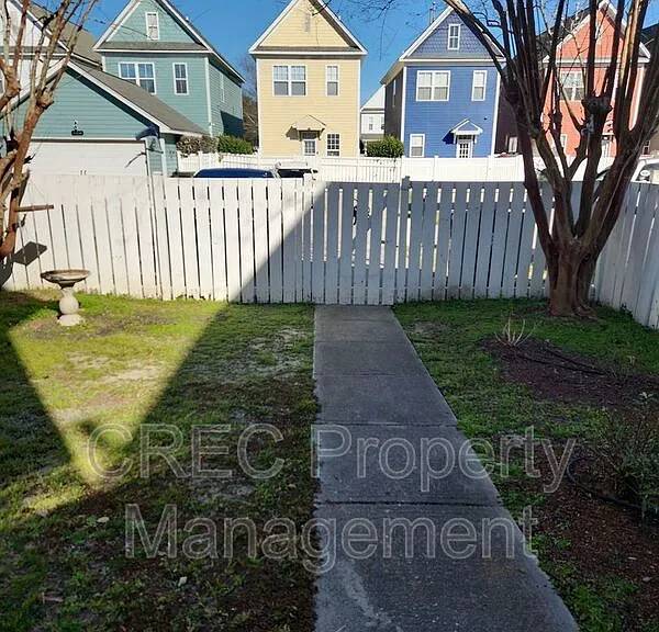 105 Barberry St — Photo 28