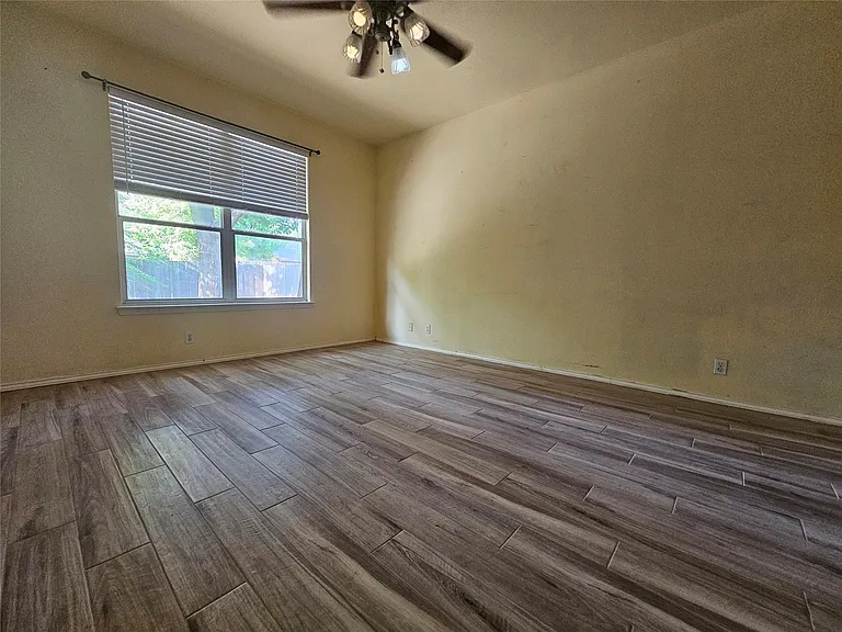 8506 Hillrock Dr — Photo 6
