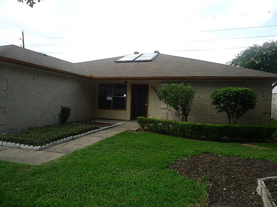 1st image of 13602 Oak Ledge Dr