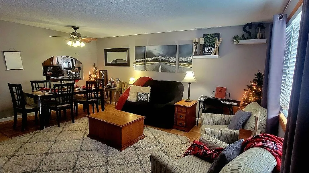 302 Talisman Dr — Photo 2