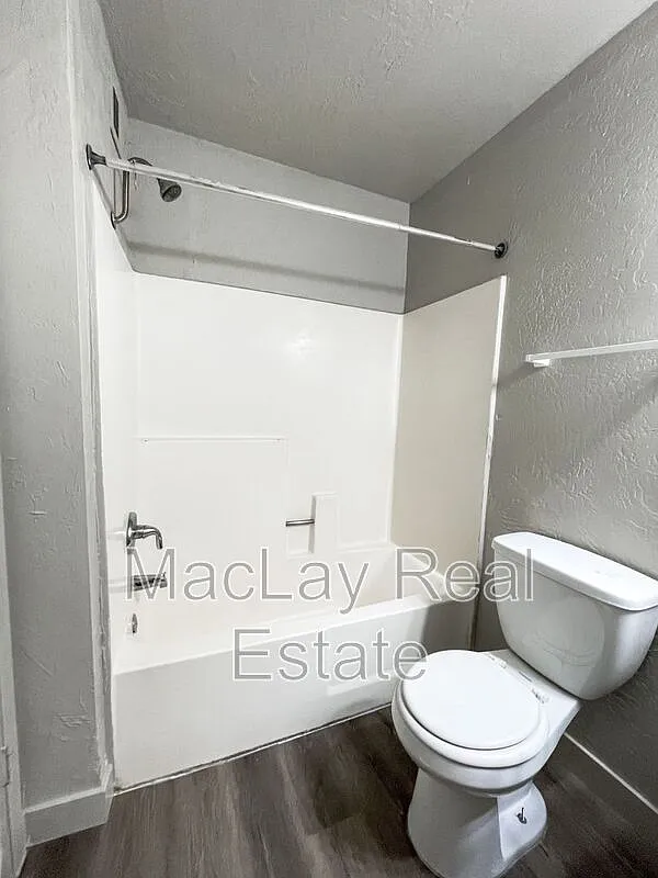 2 bed, 1.0 bath, 660 sqft, $1,250 — Photo 4