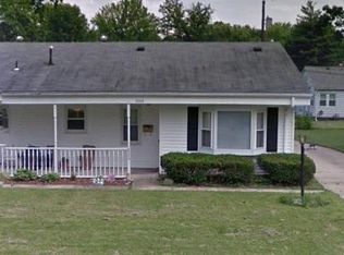 2006 E C St, Belleville, IL 62221