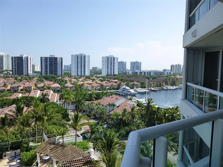 21055 Yacht Club Dr #1009 — Photo 14