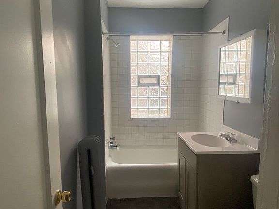 4th image of 8126 S Drexel Ave #8120-1E
