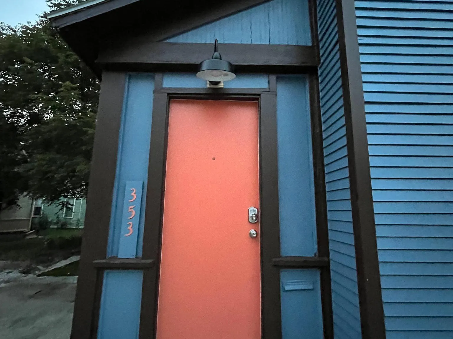 353 Freyling Pl SE — Photo 3