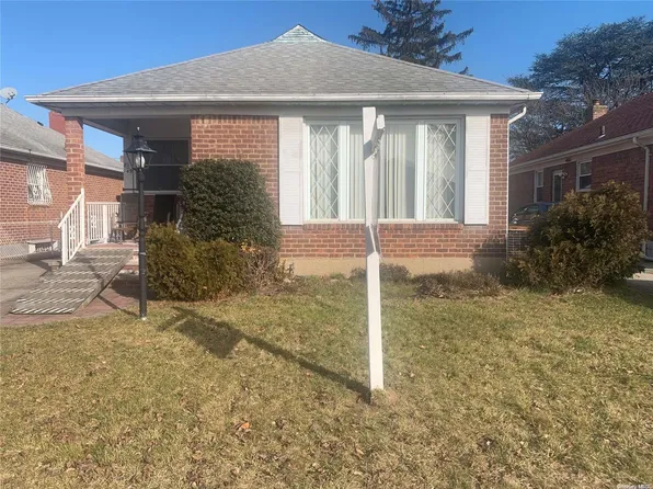 81-49 254th Street, Floral Park, NY 11004