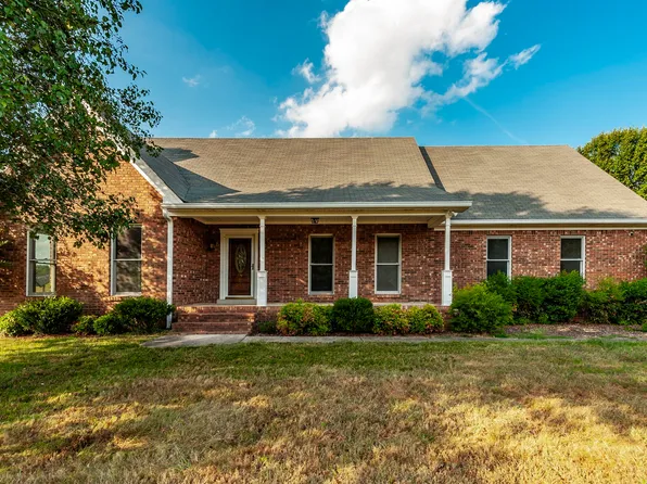 724 Deshea Creek Rd, Gallatin, TN 37066