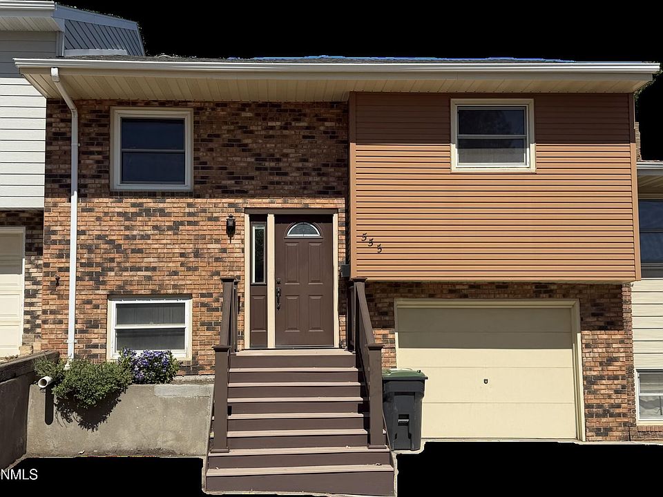 1st image of 555 Marilyn Dr