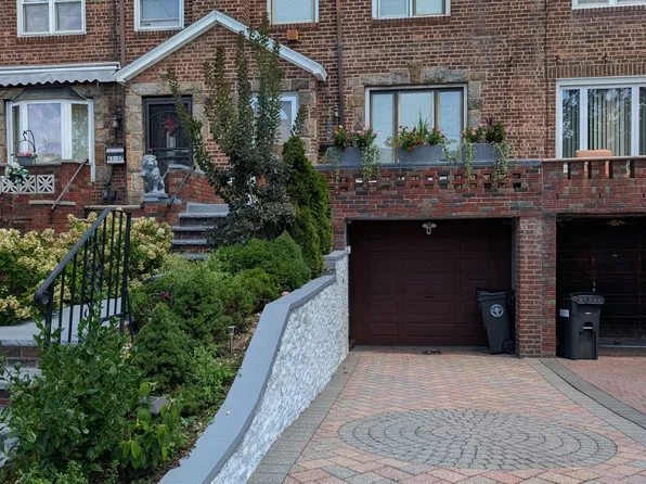 (undisclosed Address), Middle Village, NY 11379