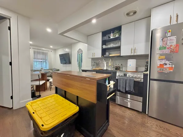 333 S 5th St #1A, Brooklyn, NY 11211