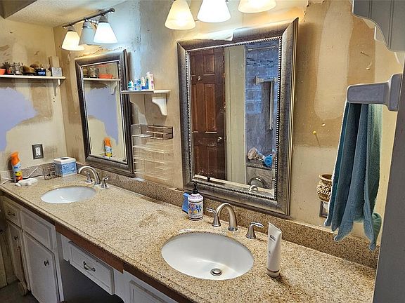 5th image of 18006 Shadow Valley Dr