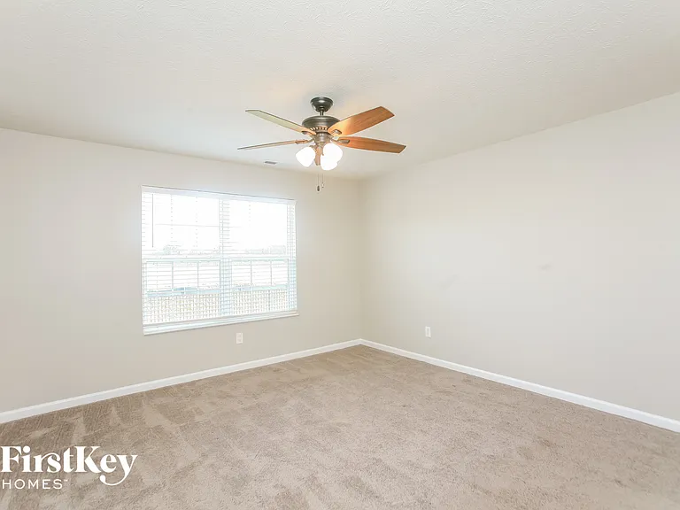 5846 Wintersweet Ln — Photo 8