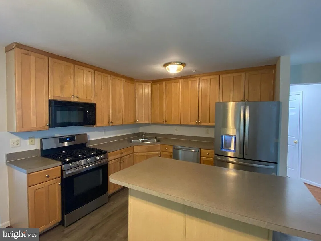 Building Photo - 3112 Needleleaf Ln
