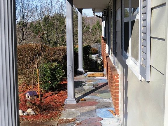 4th image of 1202 Westover Dr