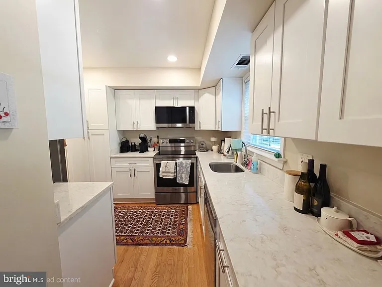 7629 Tiverton Dr — Photo 4