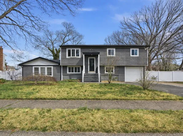 41 Madison Avenue, Amityville, NY 11701