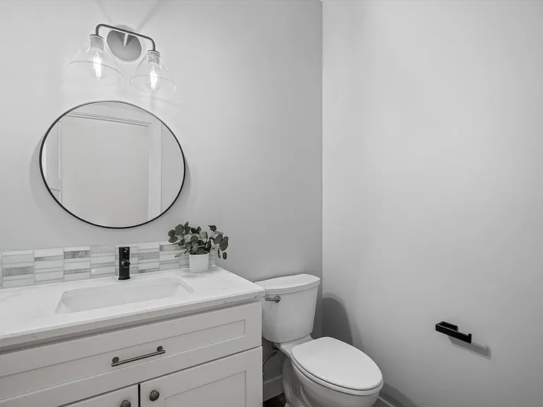 2077 Walla Ave — Photo 14