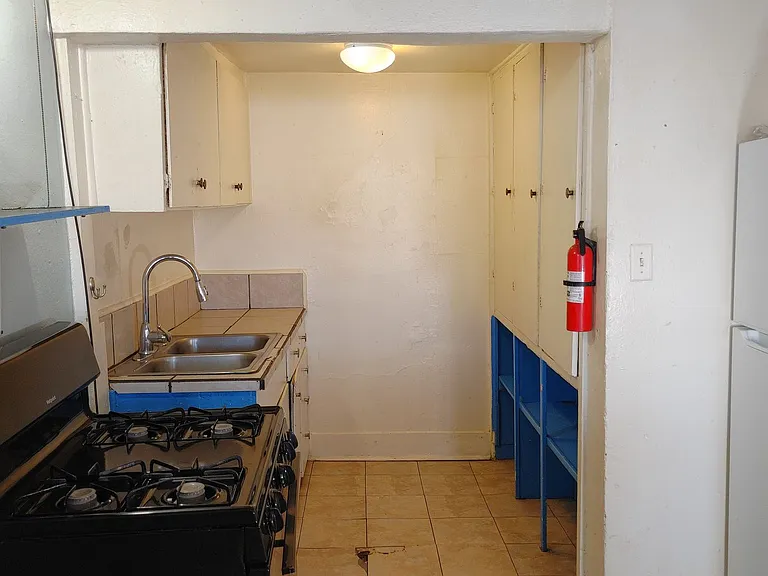 1031 Sunset Rd SW — Photo 2