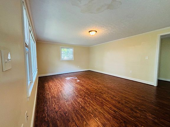 2nd image of 613 Dehart St APT C