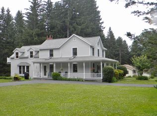 405 Saw Mill Rd, Greentown, PA 18426