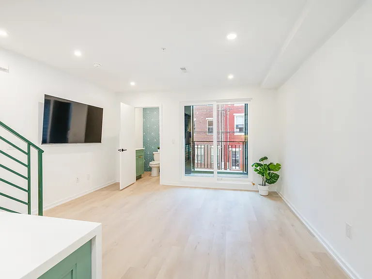 1627 Fontain St #C — Photo 24