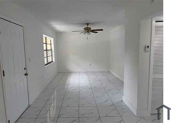 1st image of 945 SE 12th St APT 1