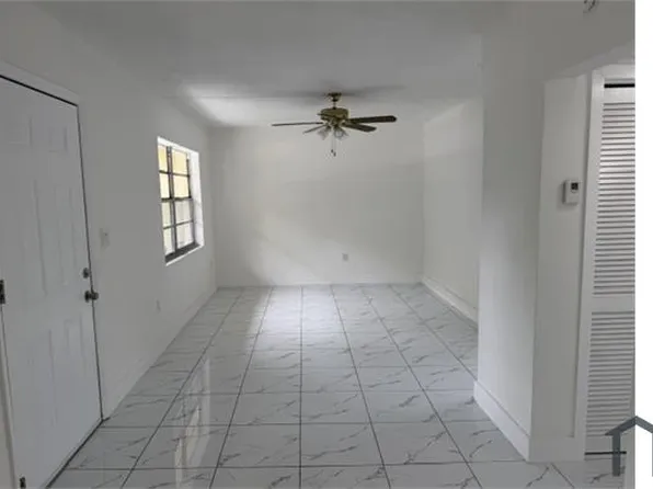 945 SE 12th St APT 1, Hialeah, FL 33010