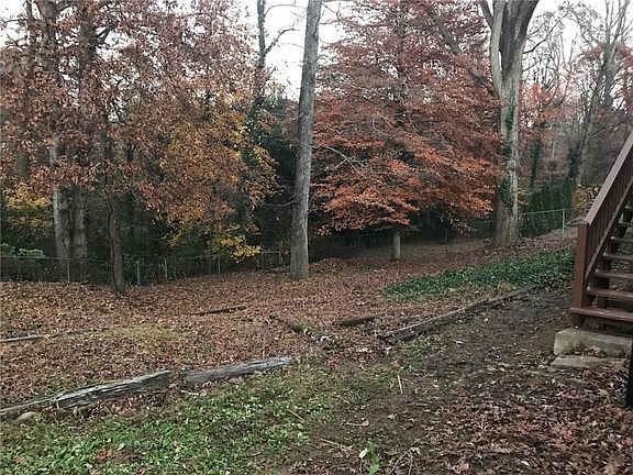 3rd image of 4138 Honeysuckle Dr SE