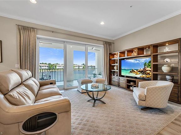 5th image of 8026 Signature Club CIR #5-201