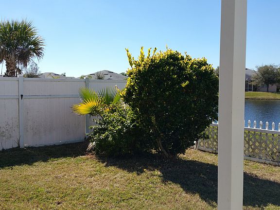 4th image of 11405 Crestlake Village Dr