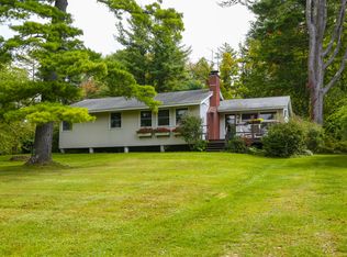 8 Mahkeenac Rd, Stockbridge, MA 01262