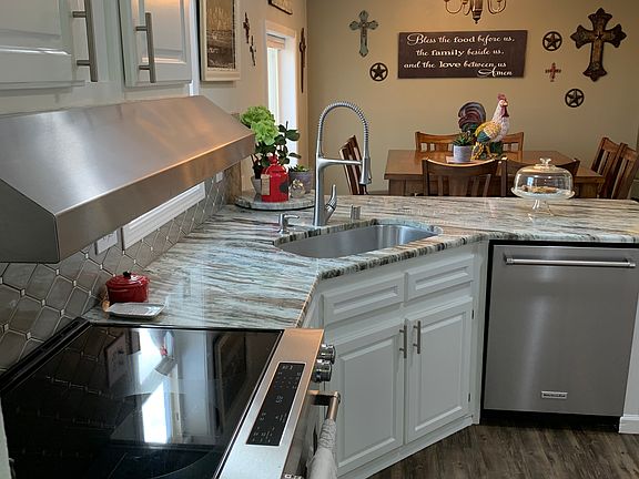 3rd image of 97101 E Michelle Dr