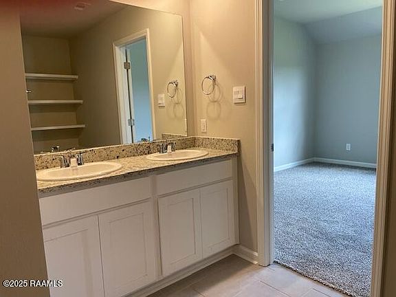 3rd image of 109 Broussard Hill Dr