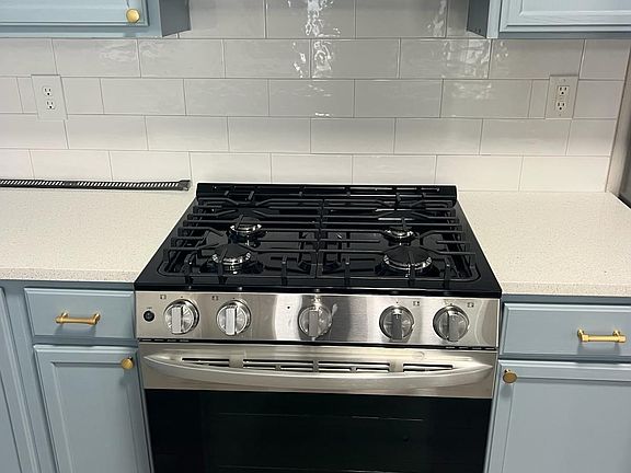 4th image of 11333 Hampton Ct