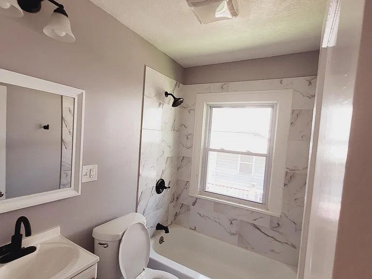 2039 E Gregory Blvd — Photo 11